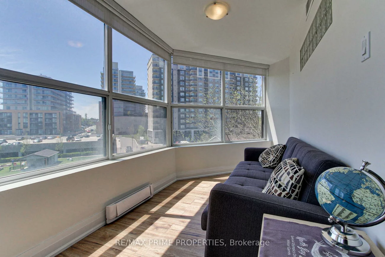 250, Davis, Central Newmarket, Newmarket