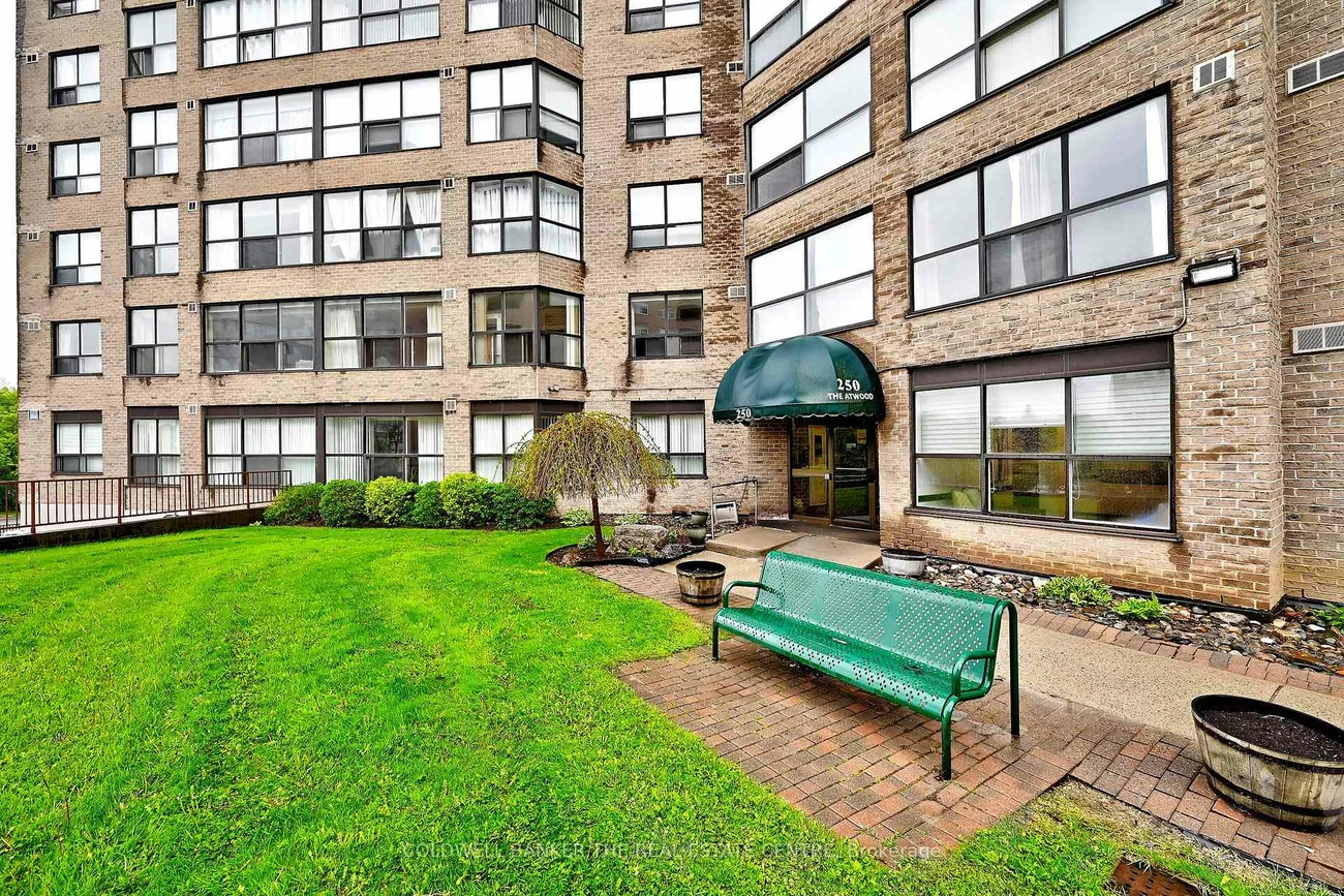 250, Davis, Central Newmarket, Newmarket