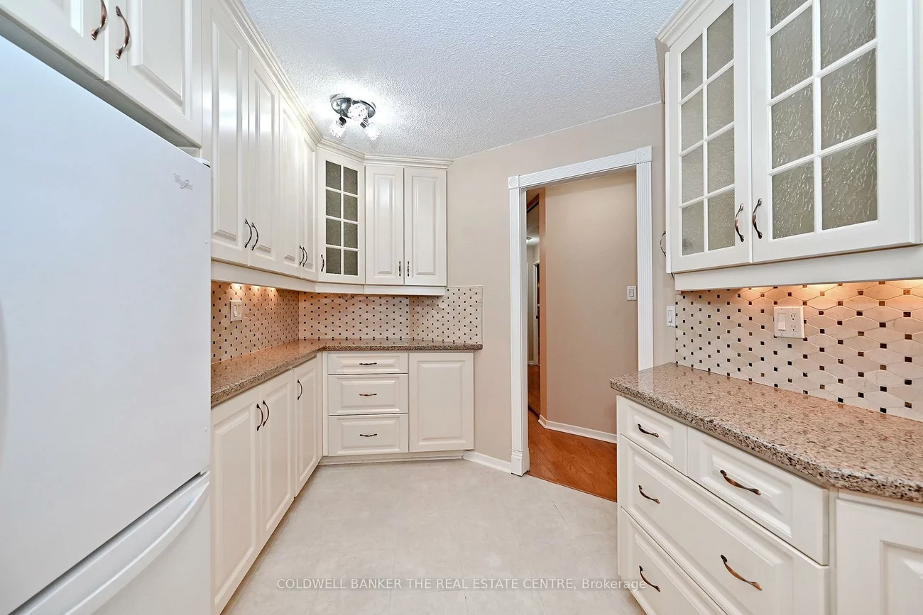250, Davis, Central Newmarket, Newmarket