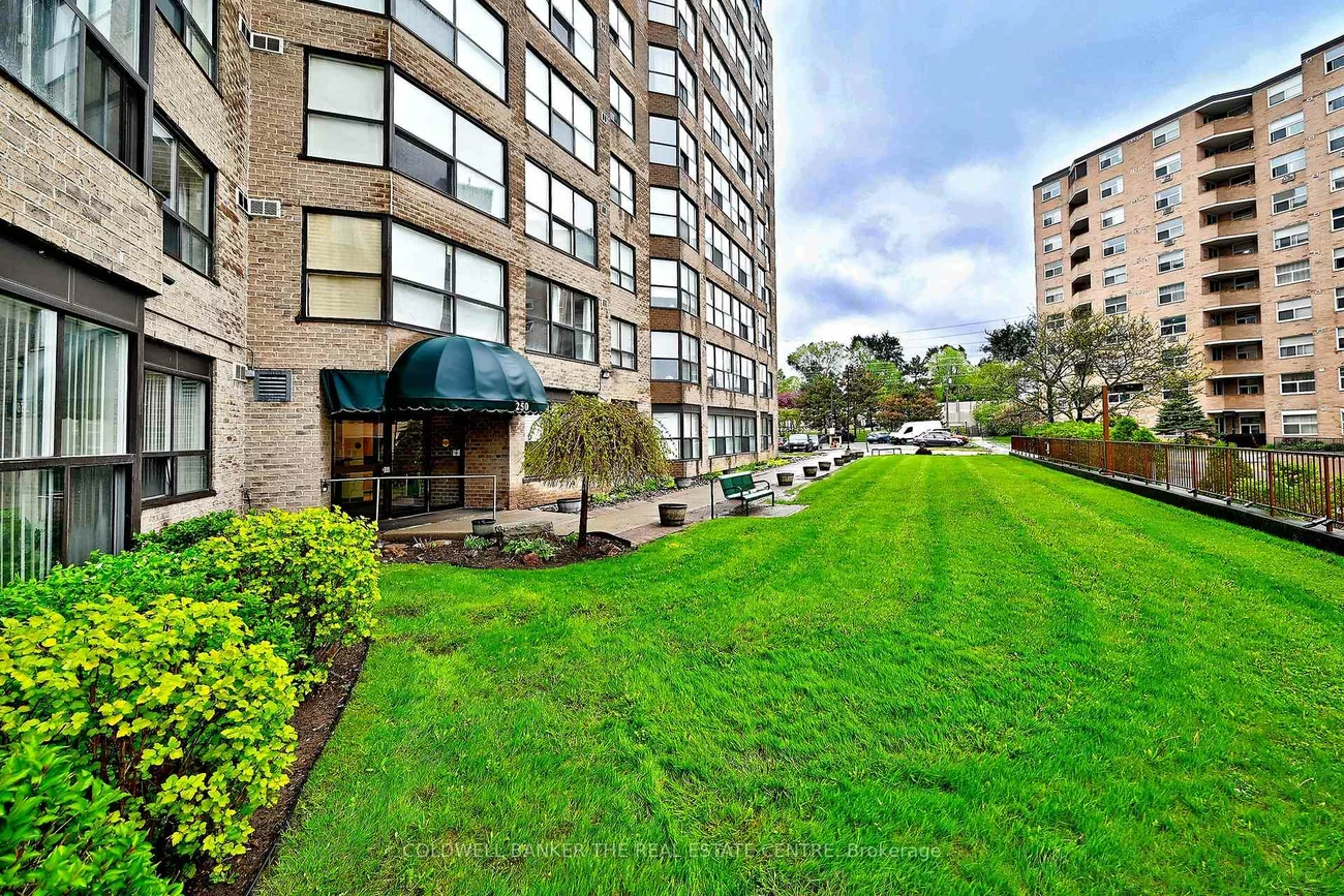 250, Davis, Central Newmarket, Newmarket