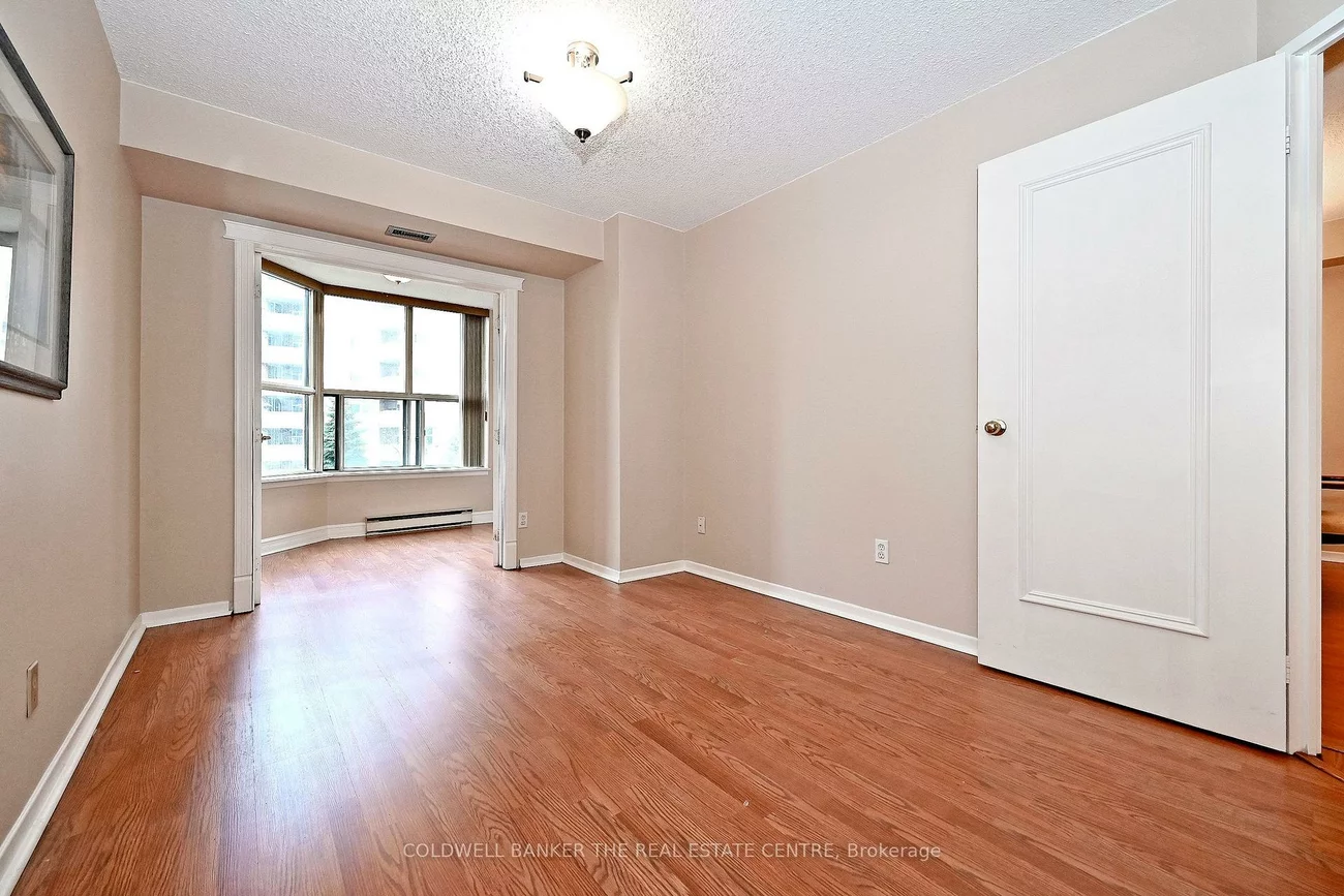 250, Davis, Central Newmarket, Newmarket