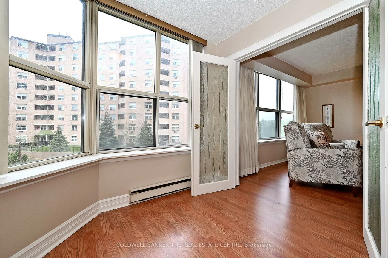 250, Davis, Central Newmarket, Newmarket