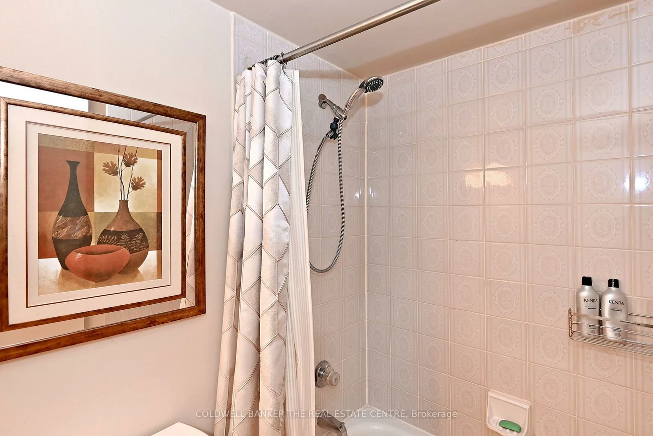 250, Davis, Central Newmarket, Newmarket