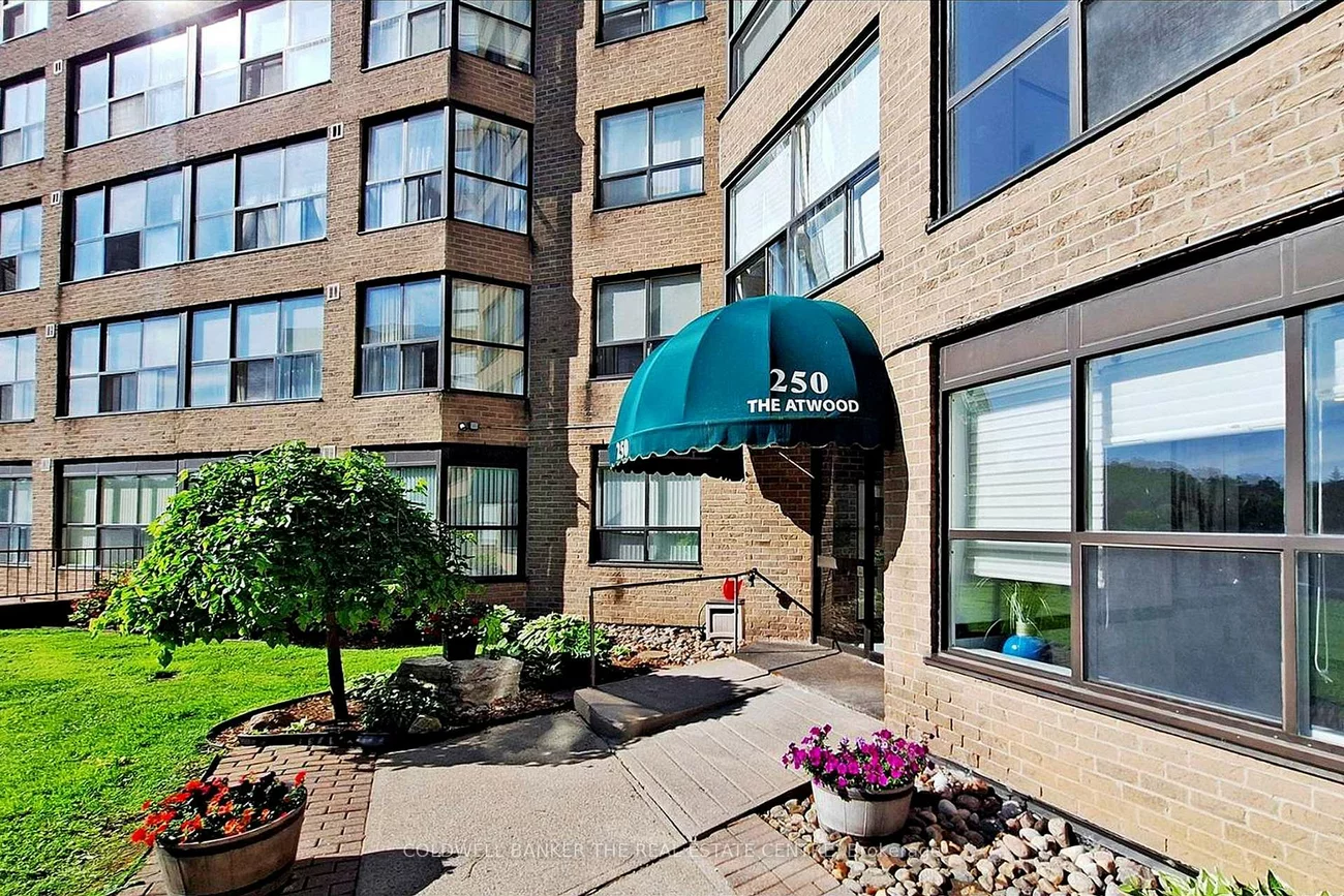 250, Davis, Central Newmarket, Newmarket