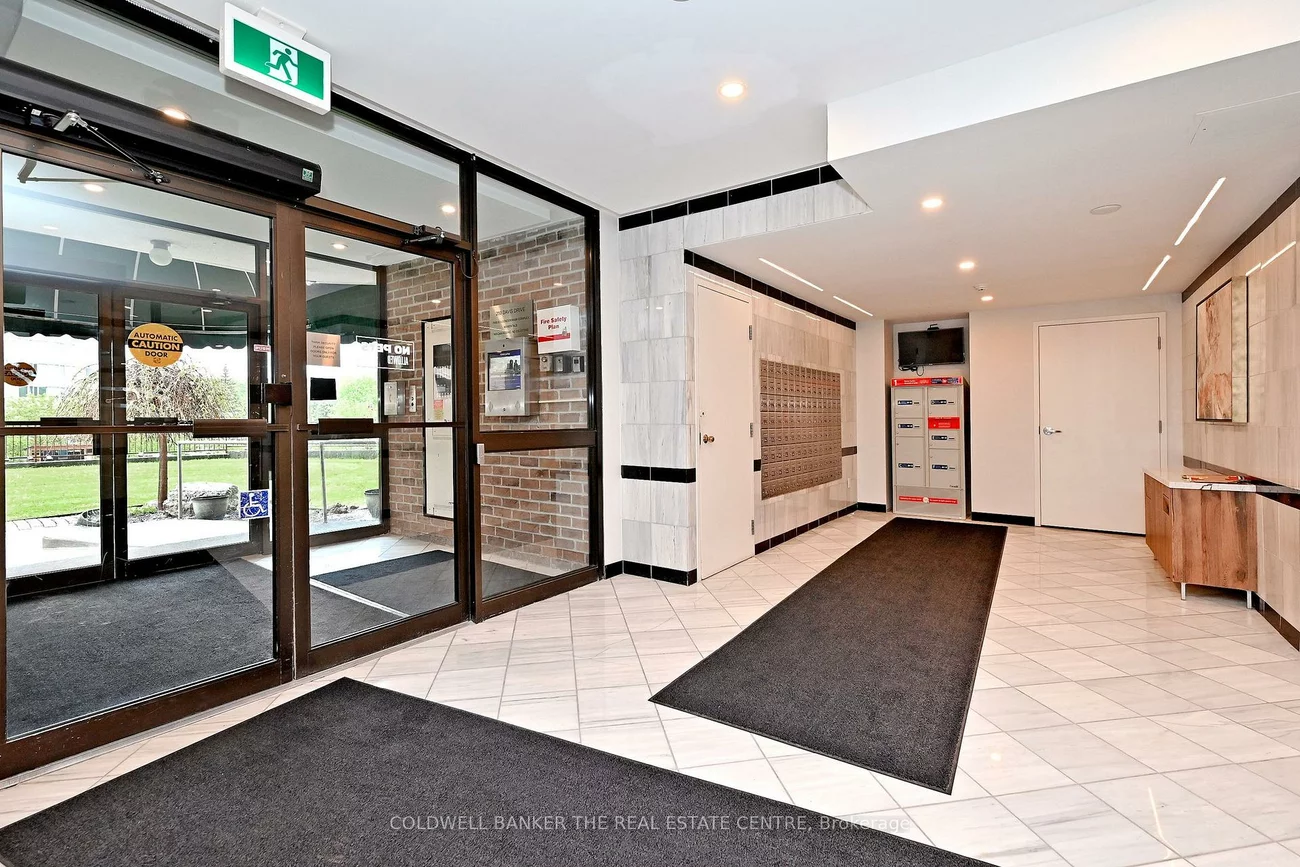 250, Davis, Central Newmarket, Newmarket