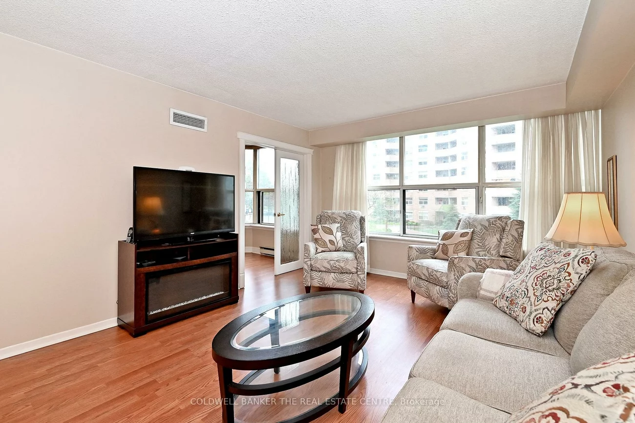 250, Davis, Central Newmarket, Newmarket