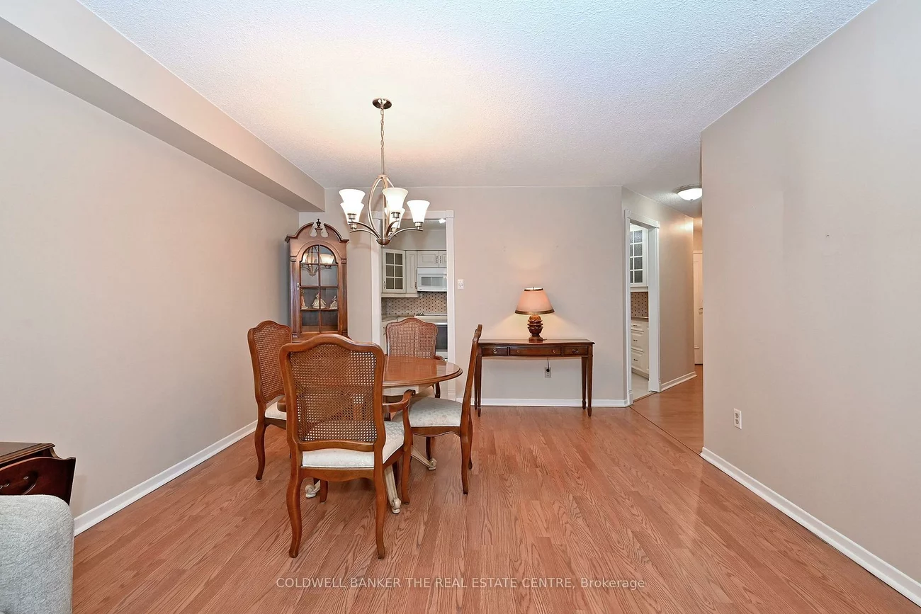 250, Davis, Central Newmarket, Newmarket