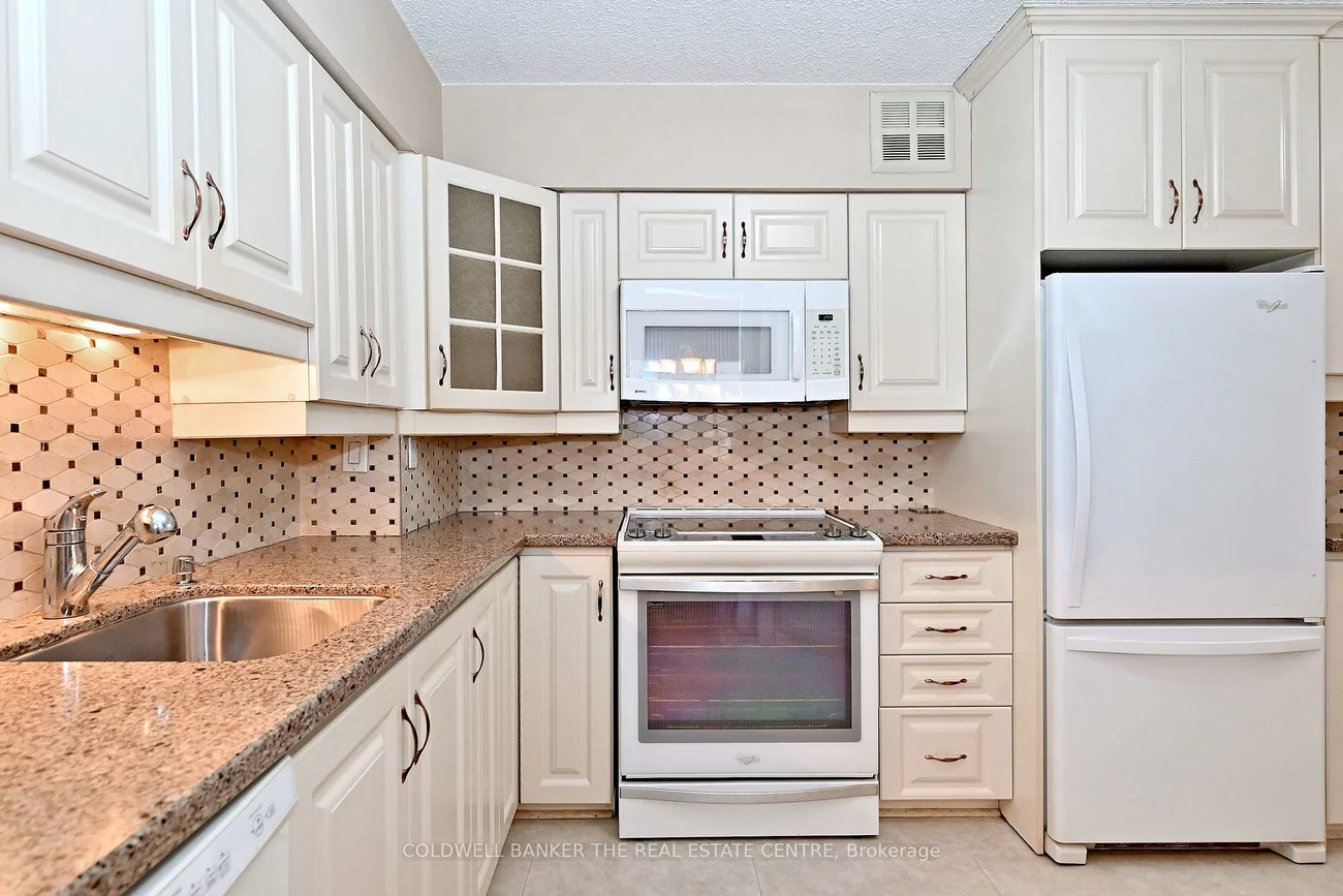 250, Davis, Central Newmarket, Newmarket