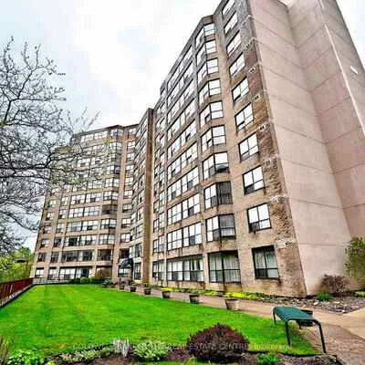 250, Davis, Central Newmarket, Newmarket