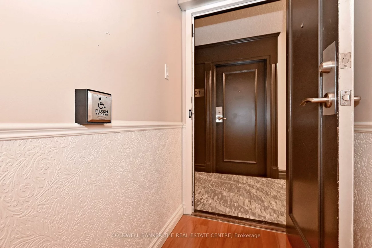 250, Davis, Central Newmarket, Newmarket