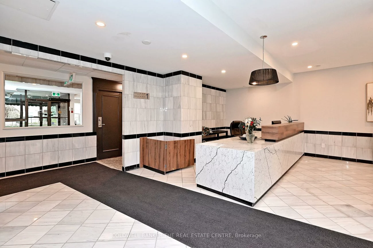 250, Davis, Central Newmarket, Newmarket