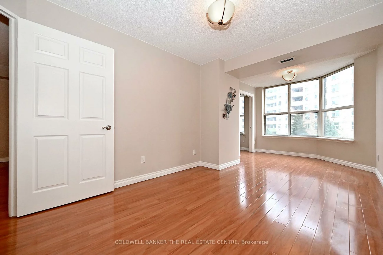 250, Davis, Central Newmarket, Newmarket