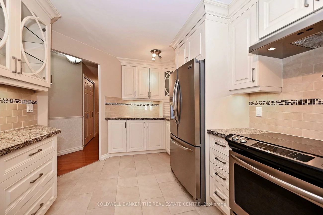 250, Davis, Central Newmarket, Newmarket