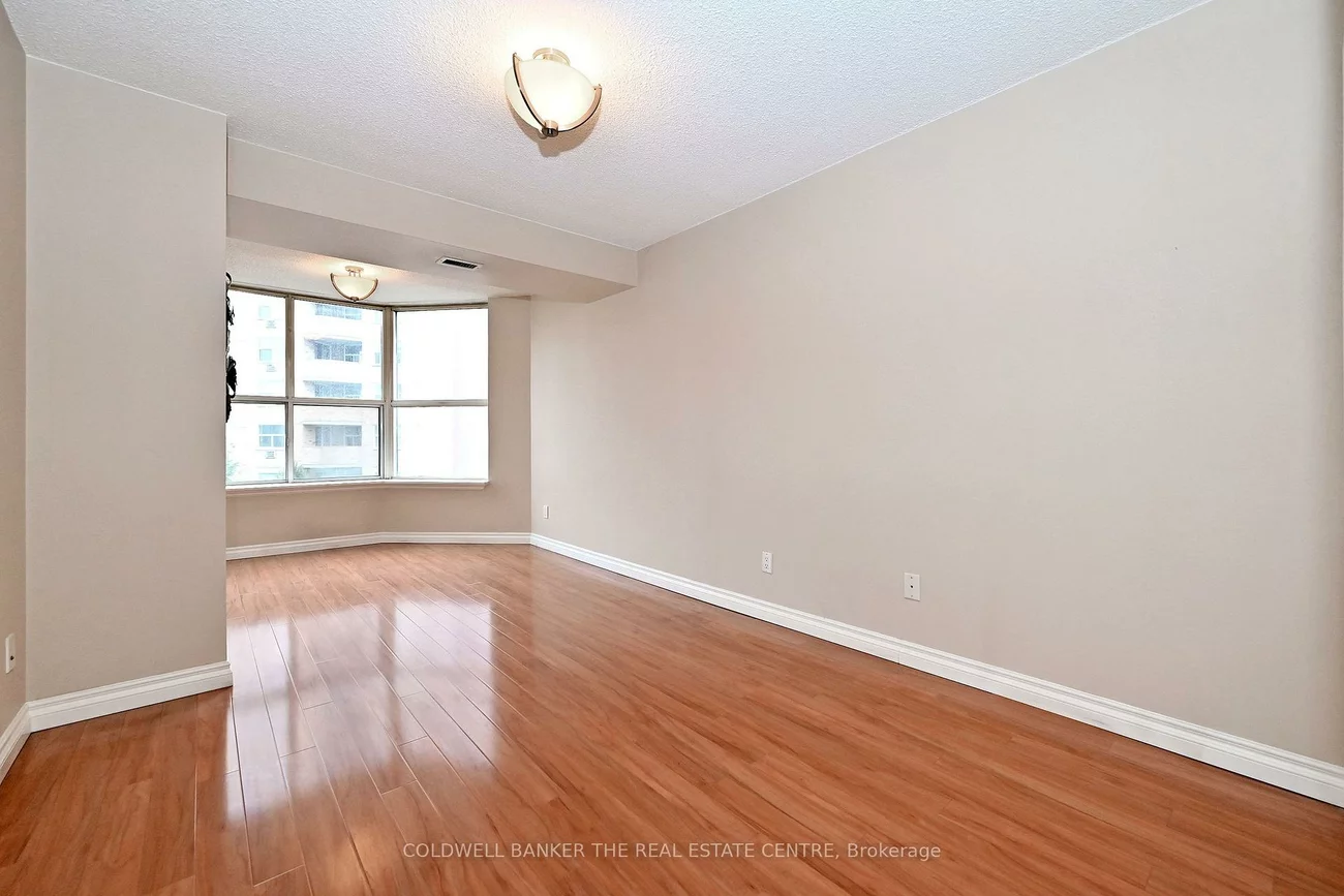 250, Davis, Central Newmarket, Newmarket