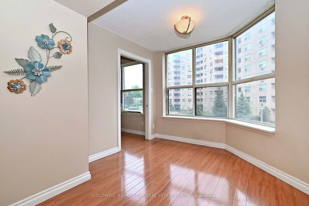 250, Davis, Central Newmarket, Newmarket