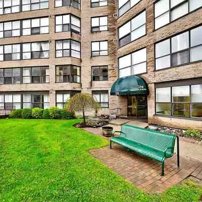250, Davis, Central Newmarket, Newmarket