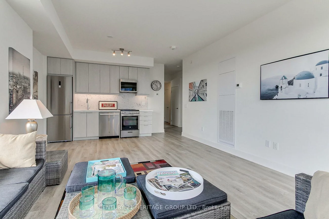 185, Deerfield, Central Newmarket, Newmarket