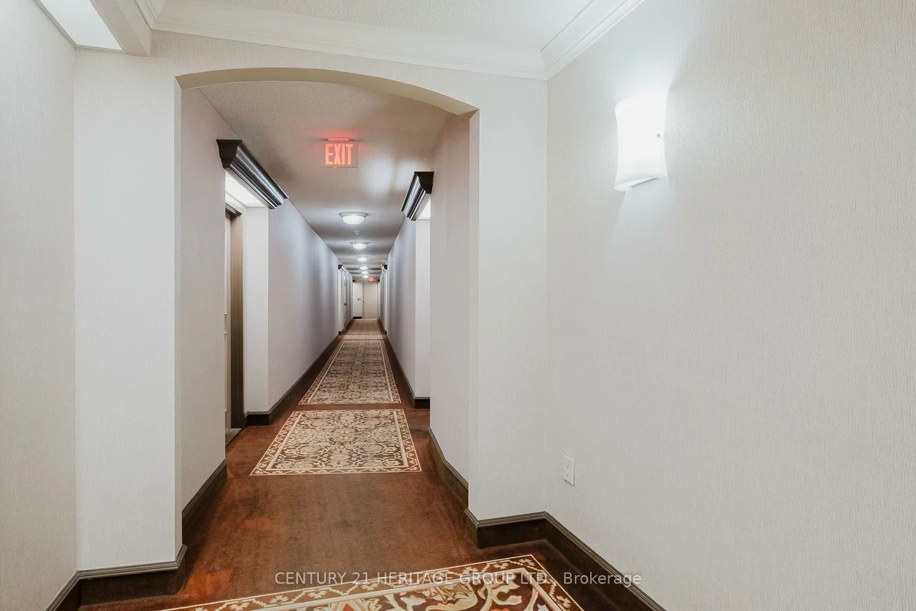 270, Davis, Central Newmarket, Newmarket