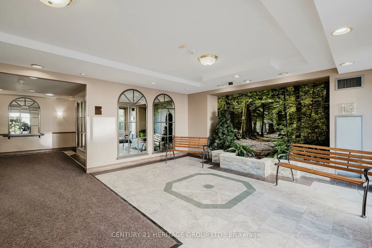 270, Davis, Central Newmarket, Newmarket