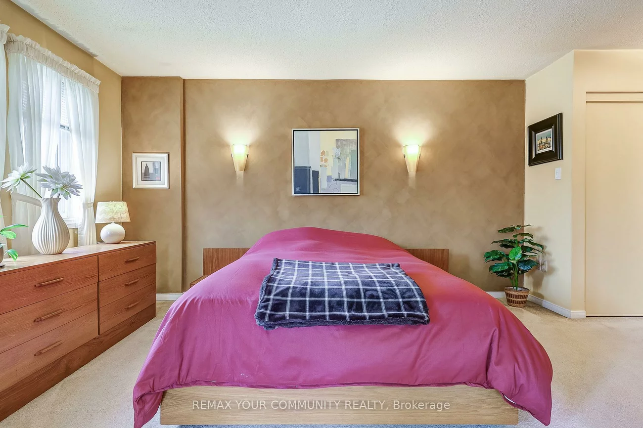 923, Caribou Valley, Armitage, Newmarket