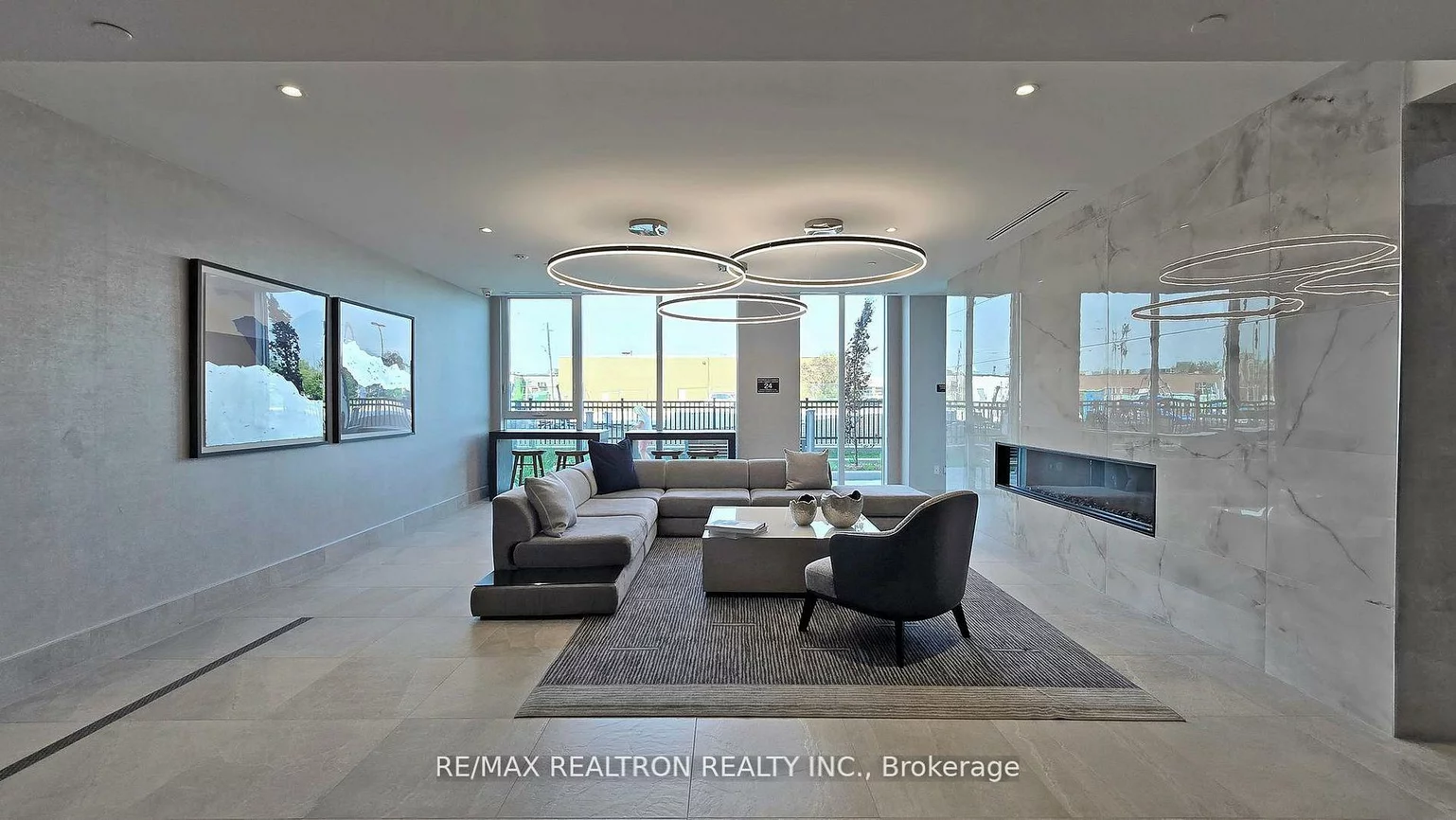 185, Deerfield, Central Newmarket, Newmarket
