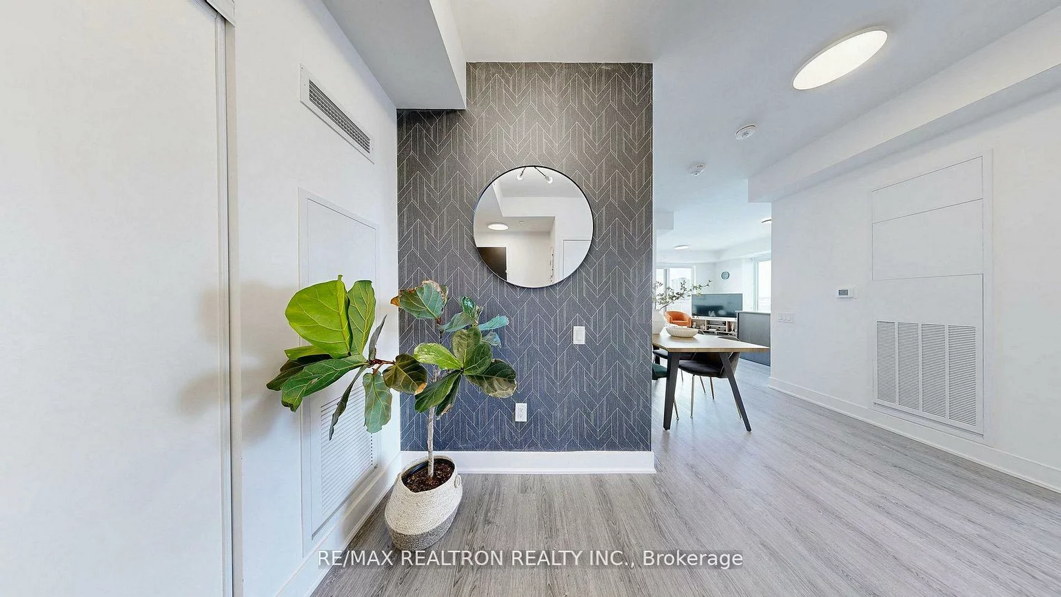 185, Deerfield, Central Newmarket, Newmarket