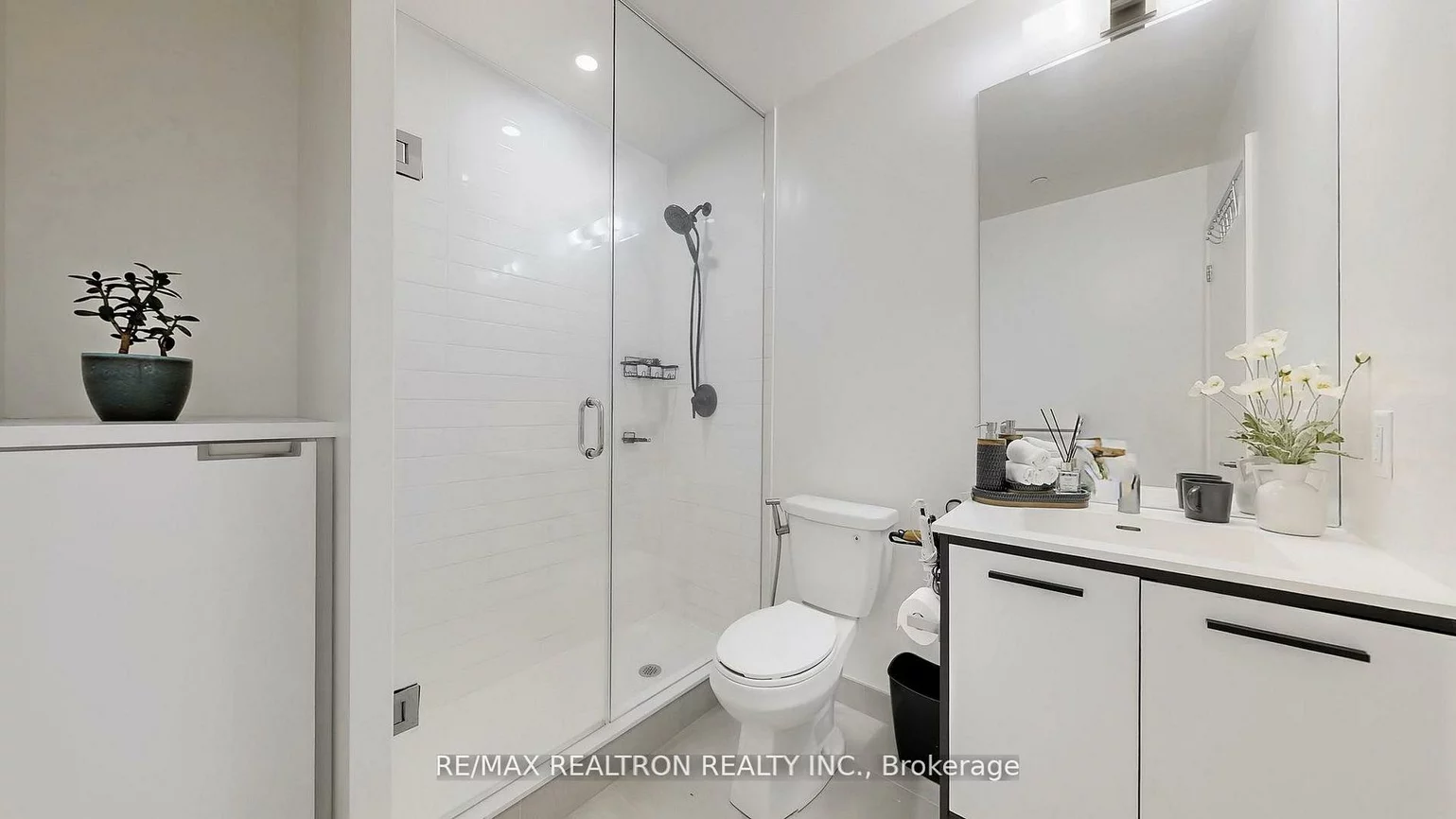 185, Deerfield, Central Newmarket, Newmarket