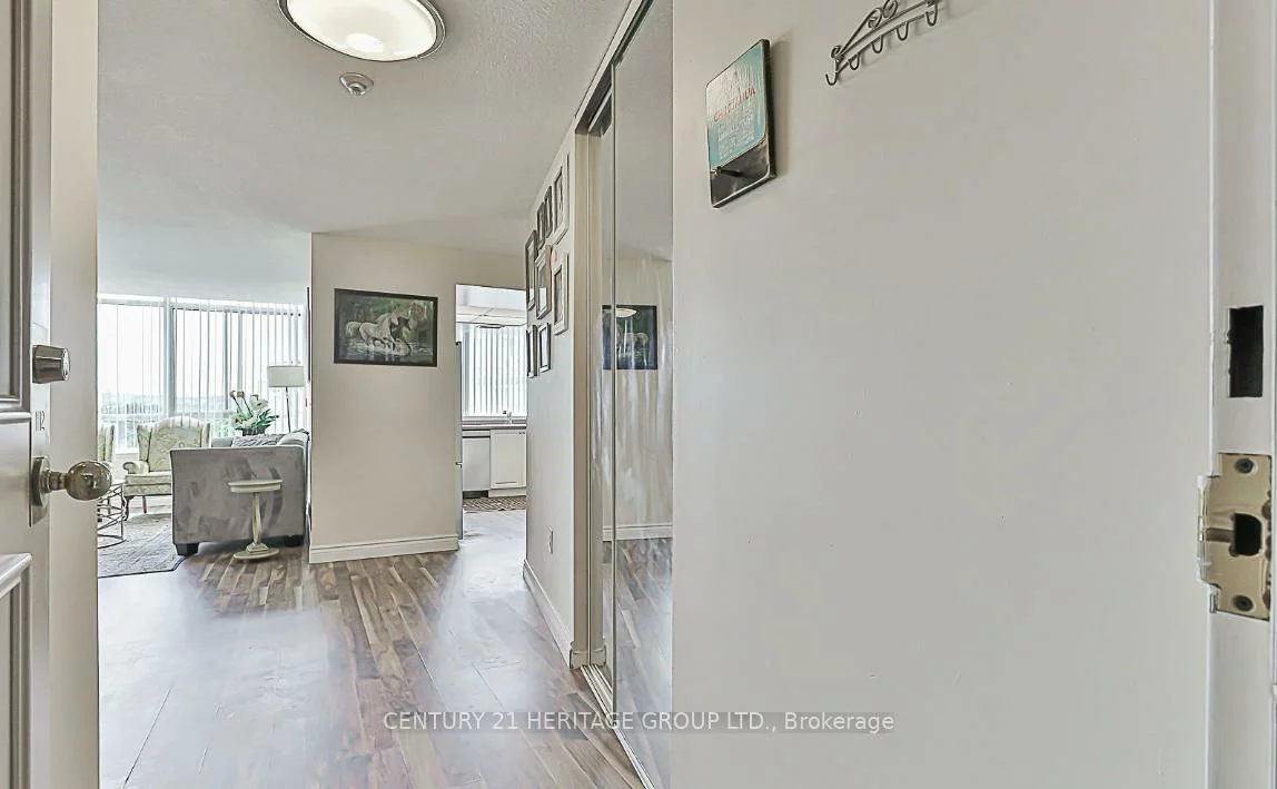 270, Davis, Central Newmarket, Newmarket
