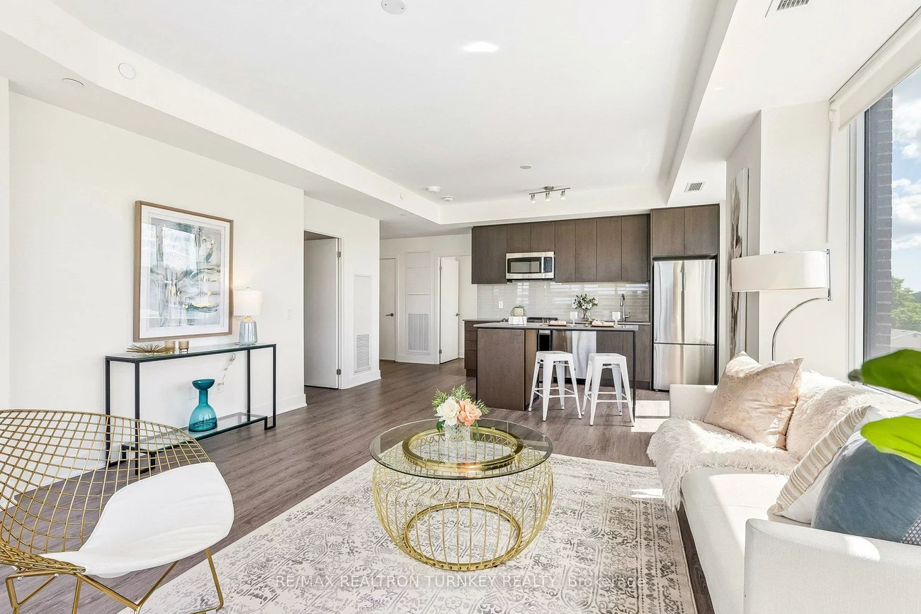 185, Deerfield, Central Newmarket, Newmarket