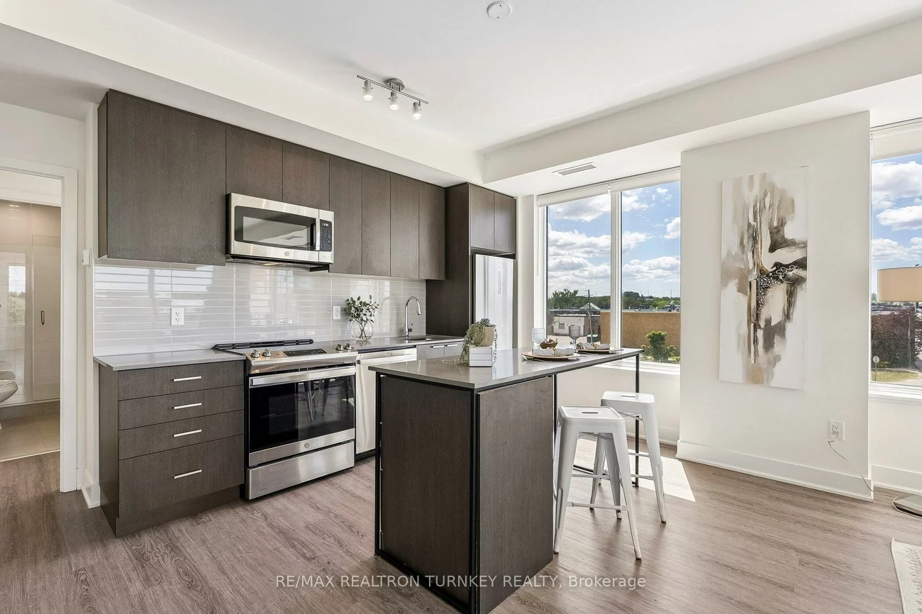 185, Deerfield, Central Newmarket, Newmarket