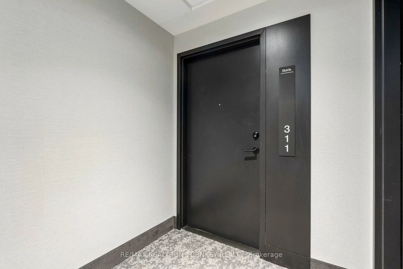 185, Deerfield, Central Newmarket, Newmarket