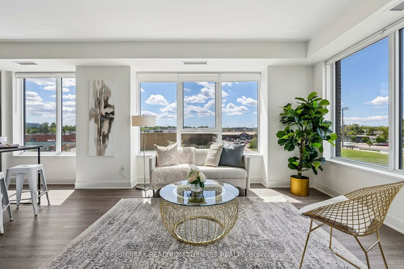 185, Deerfield, Central Newmarket, Newmarket