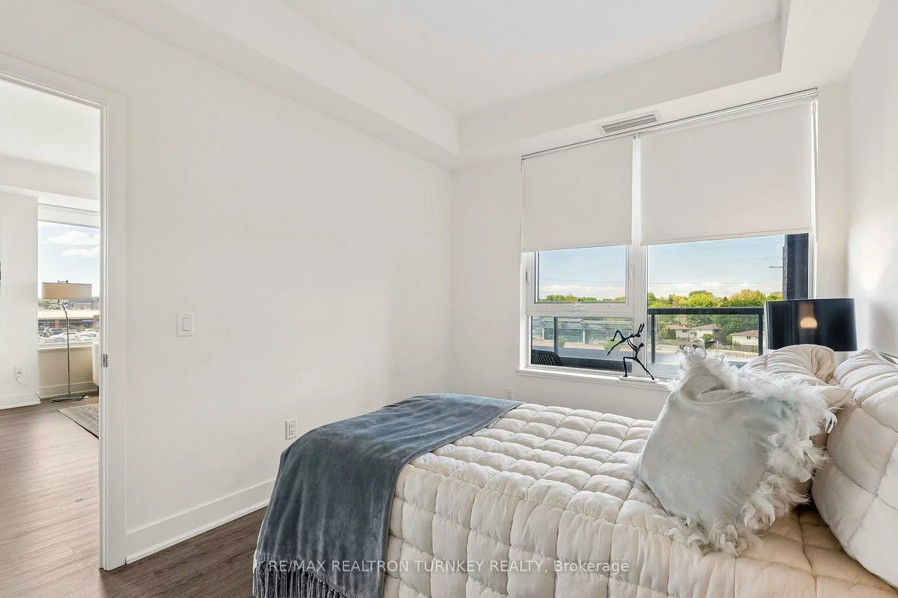 185, Deerfield, Central Newmarket, Newmarket