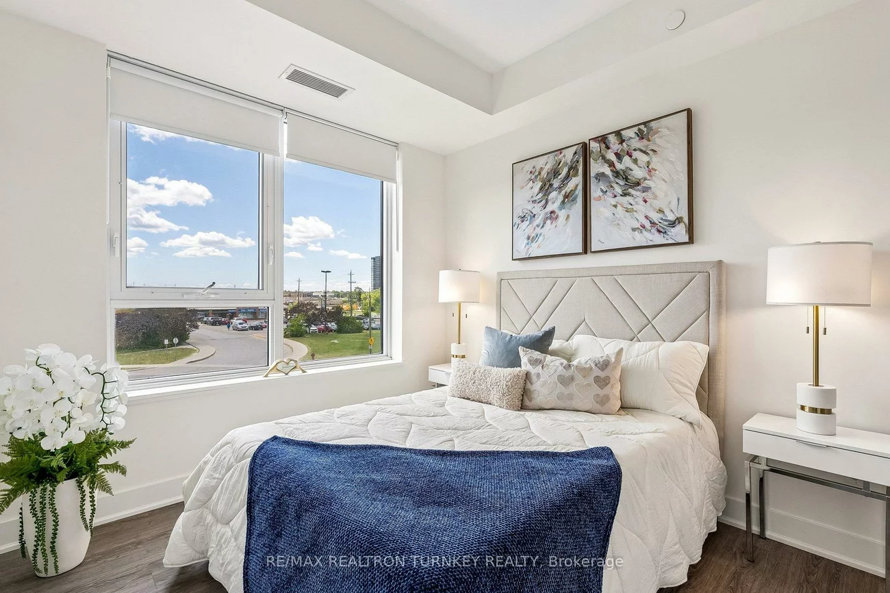 185, Deerfield, Central Newmarket, Newmarket