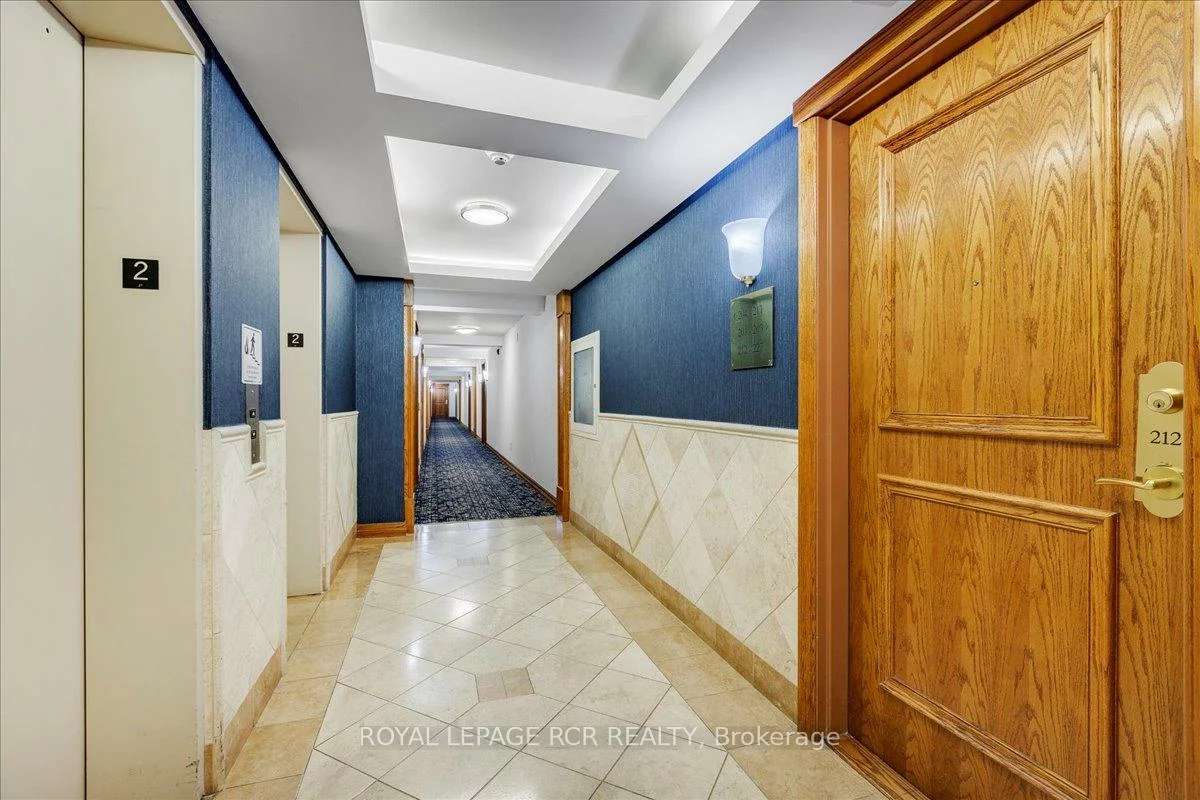 900, Bogart Mill, Gorham-College Manor, Newmarket