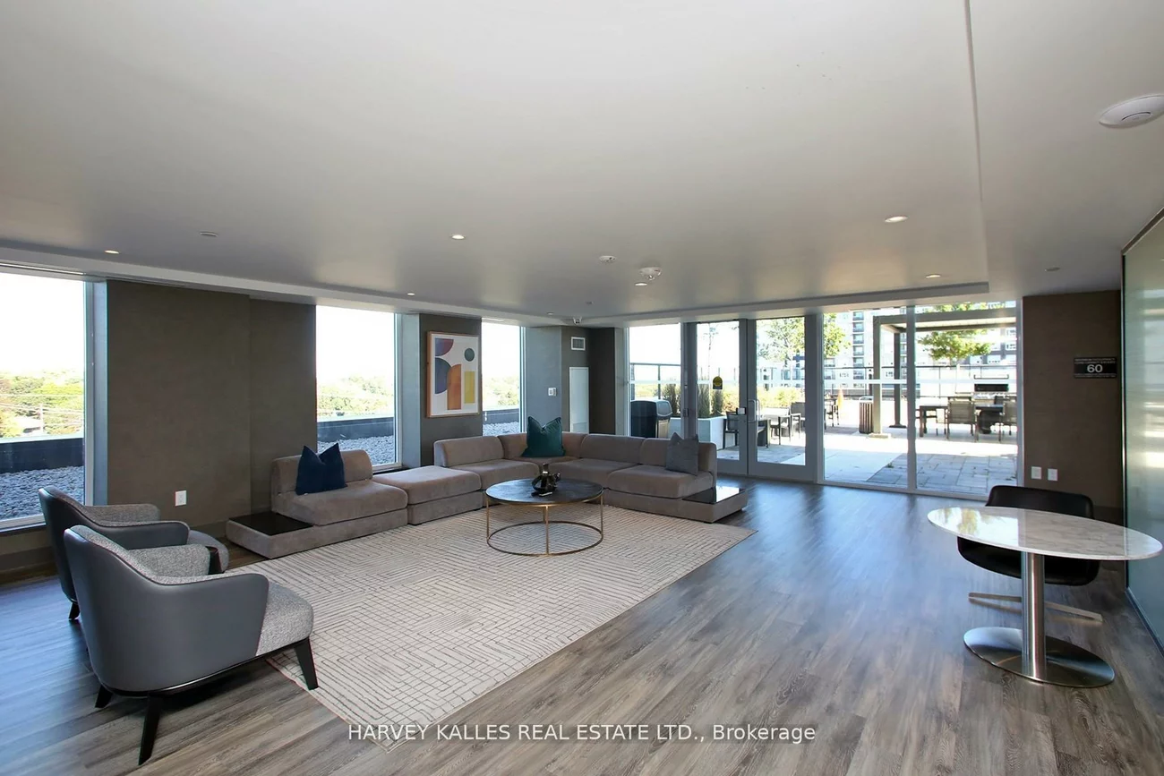185, Deerfield, Central Newmarket, Newmarket