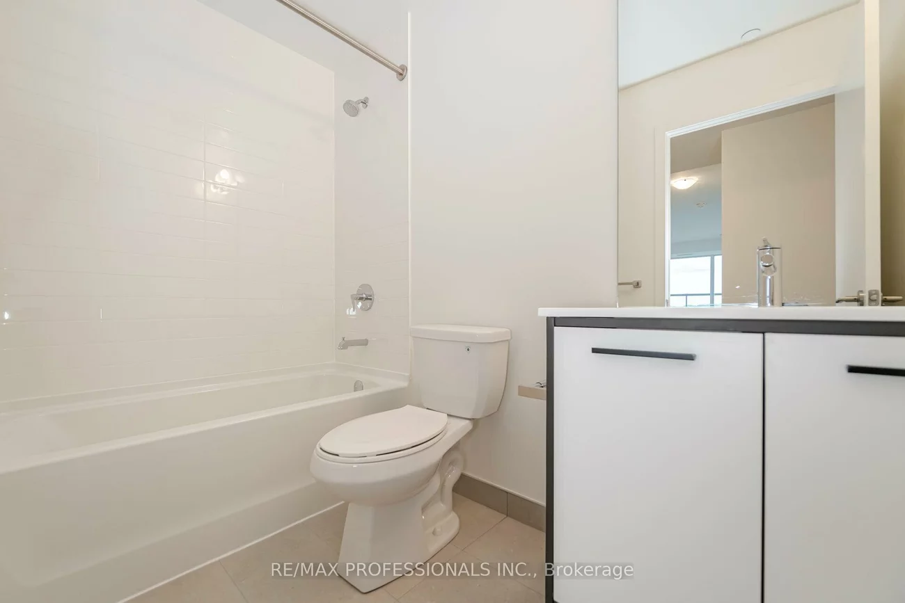 185, Deerfield, Central Newmarket, Newmarket