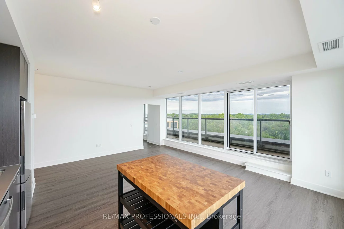 185, Deerfield, Central Newmarket, Newmarket