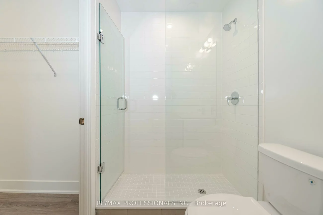 185, Deerfield, Central Newmarket, Newmarket