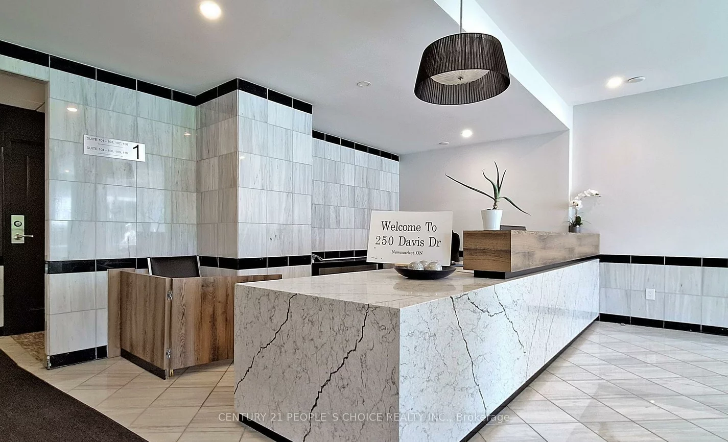 250, Davis, Central Newmarket, Newmarket