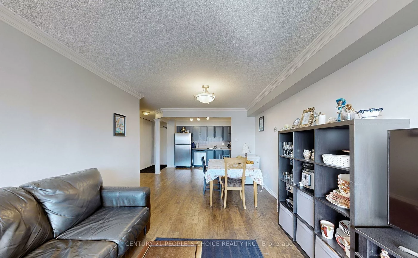250, Davis, Central Newmarket, Newmarket