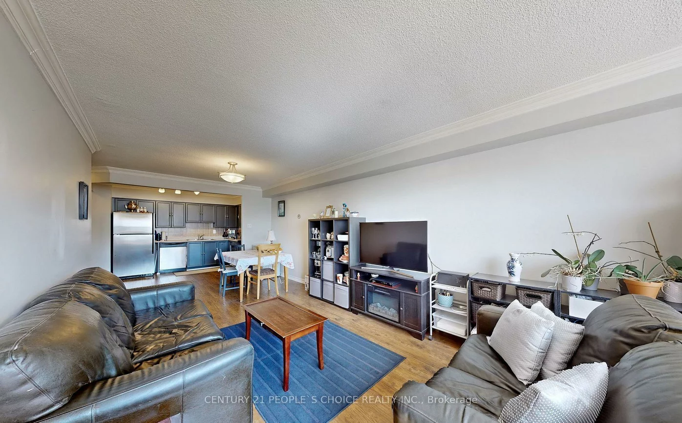 250, Davis, Central Newmarket, Newmarket