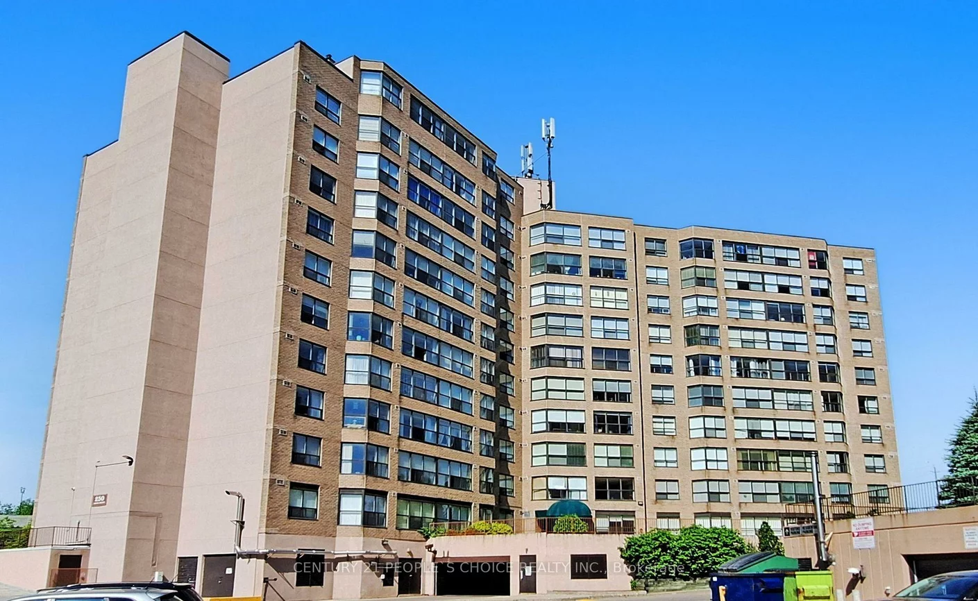 250, Davis, Central Newmarket, Newmarket