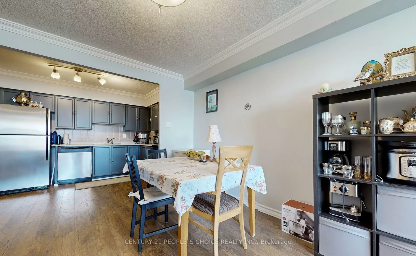 250, Davis, Central Newmarket, Newmarket