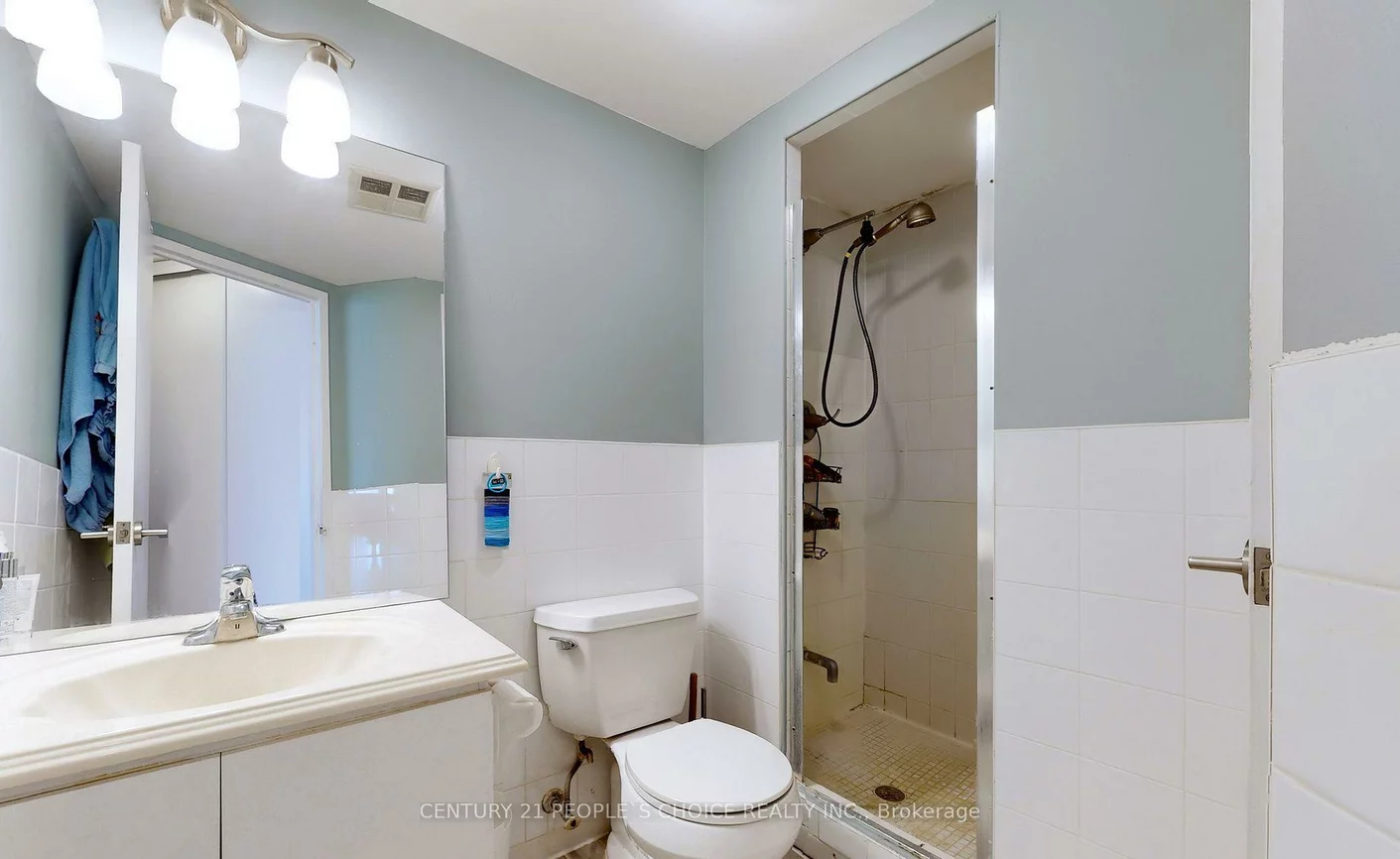 250, Davis, Central Newmarket, Newmarket