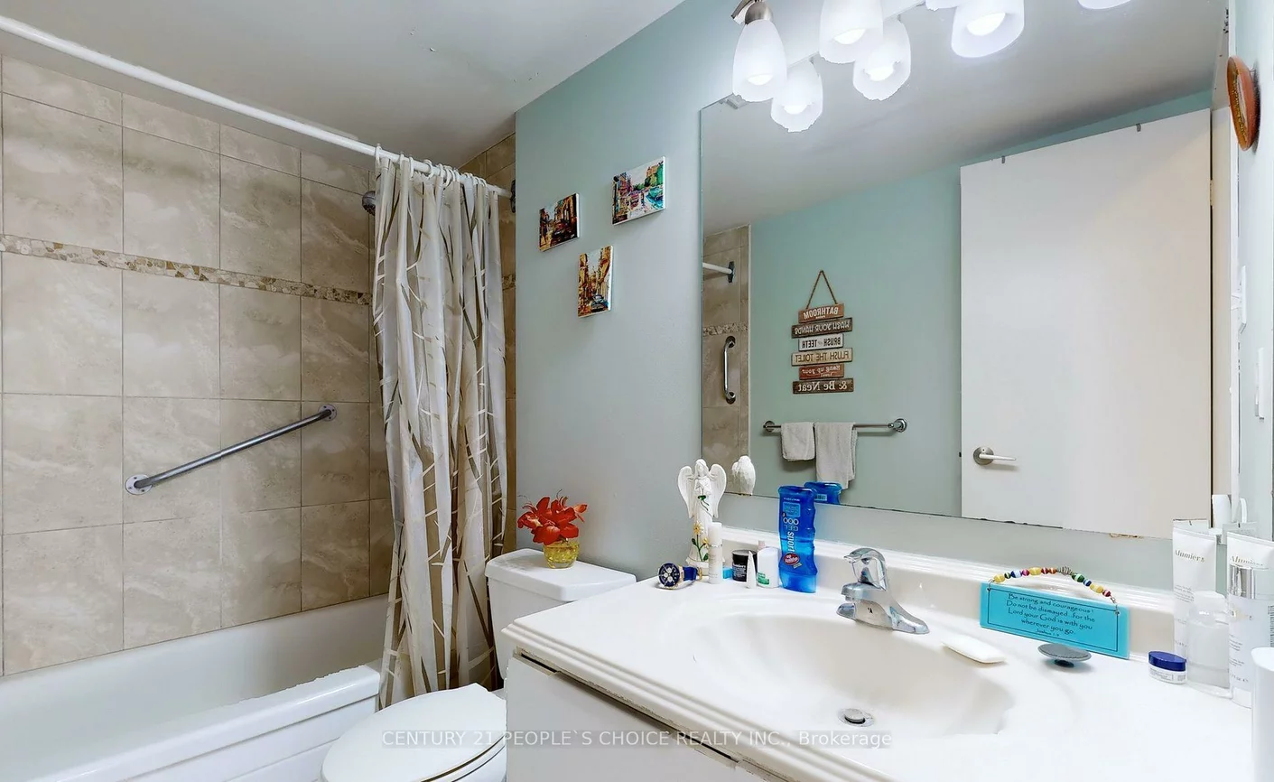 250, Davis, Central Newmarket, Newmarket
