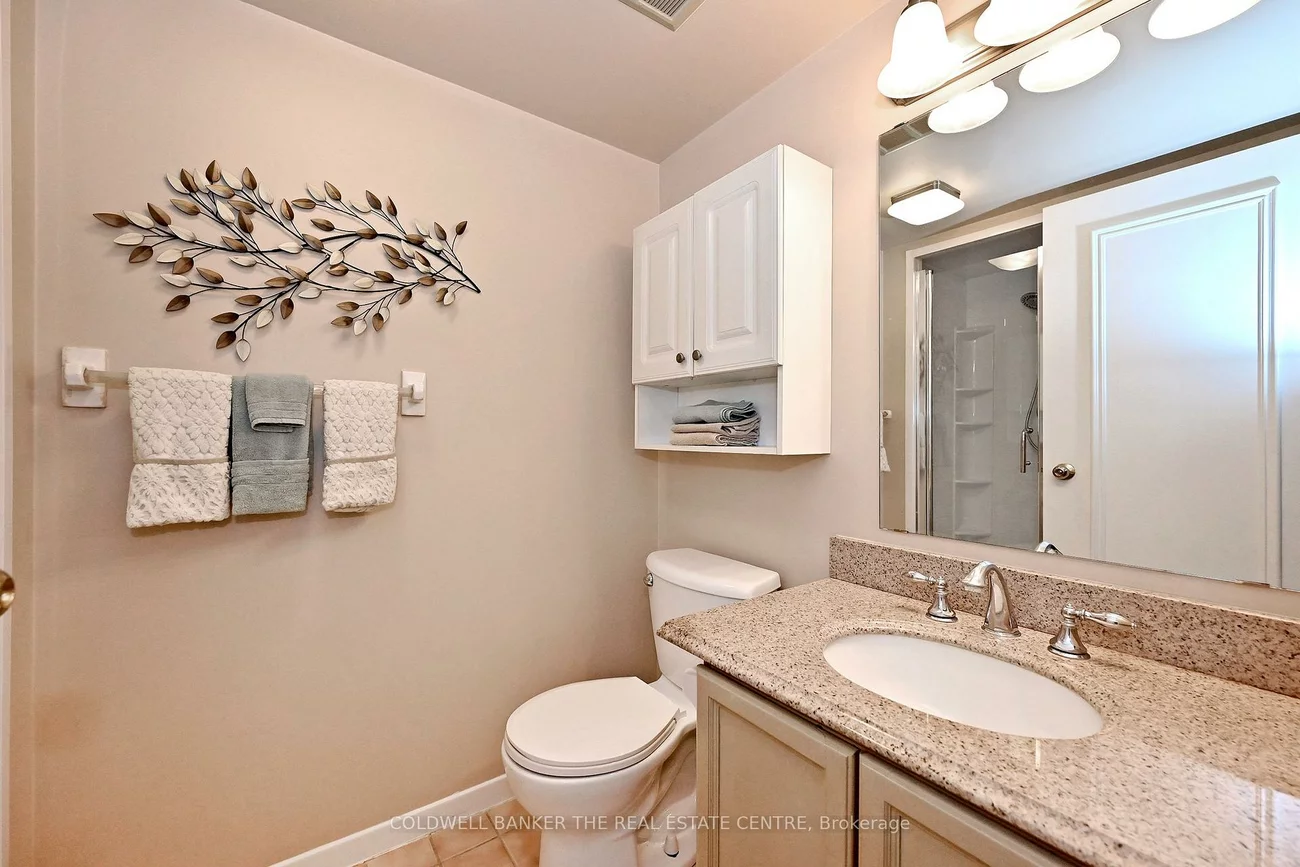 250, Davis, Central Newmarket, Newmarket