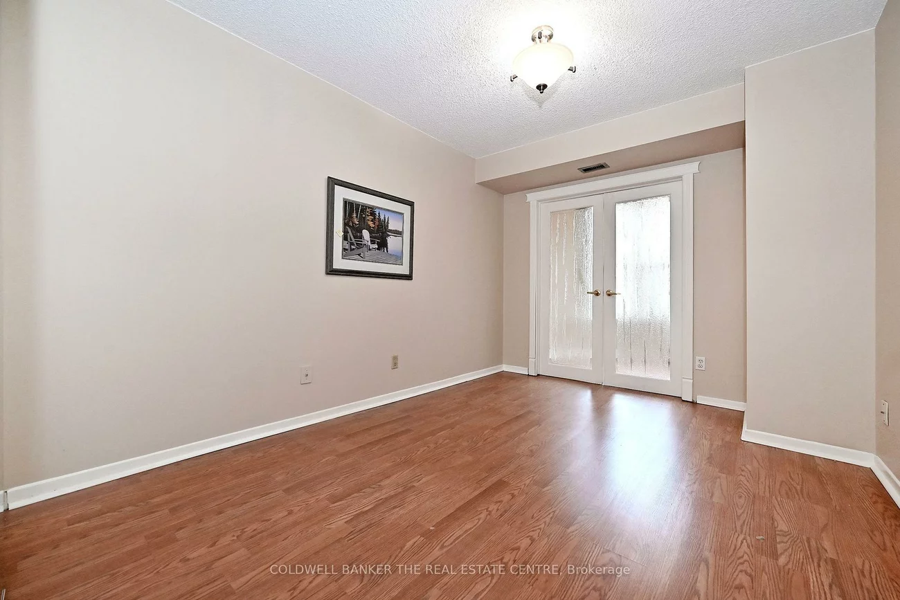 250, Davis, Central Newmarket, Newmarket