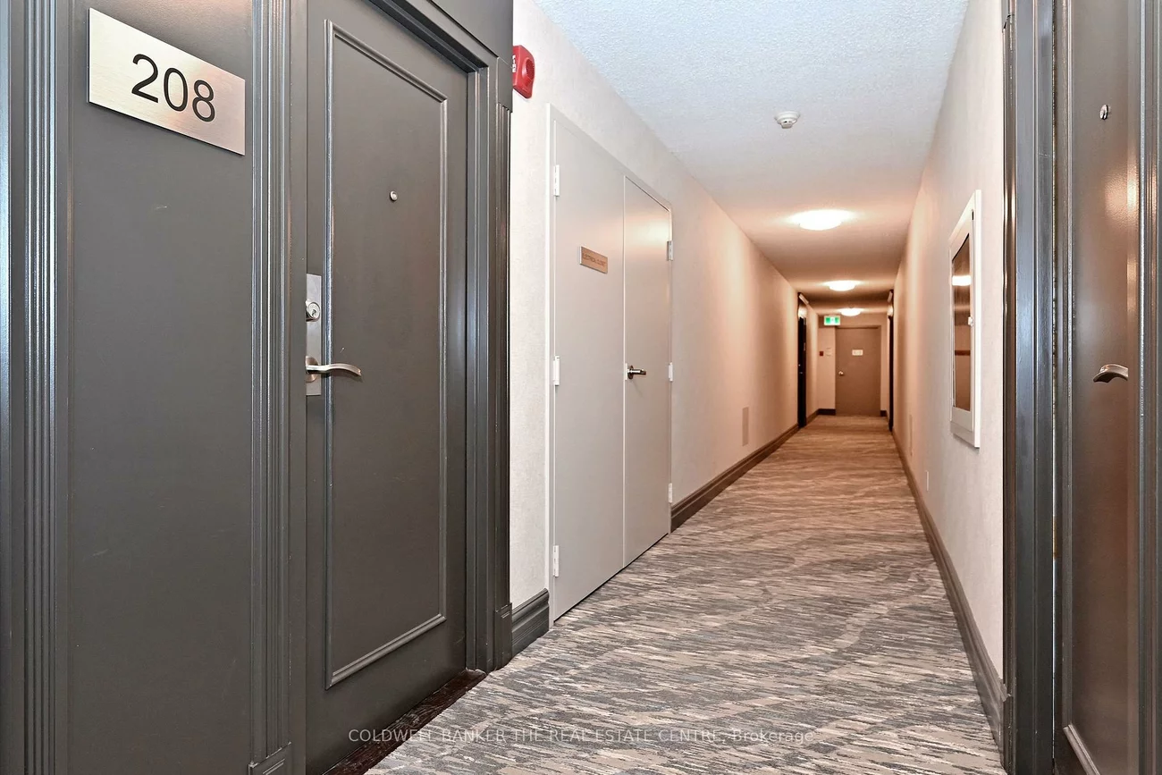 250, Davis, Central Newmarket, Newmarket