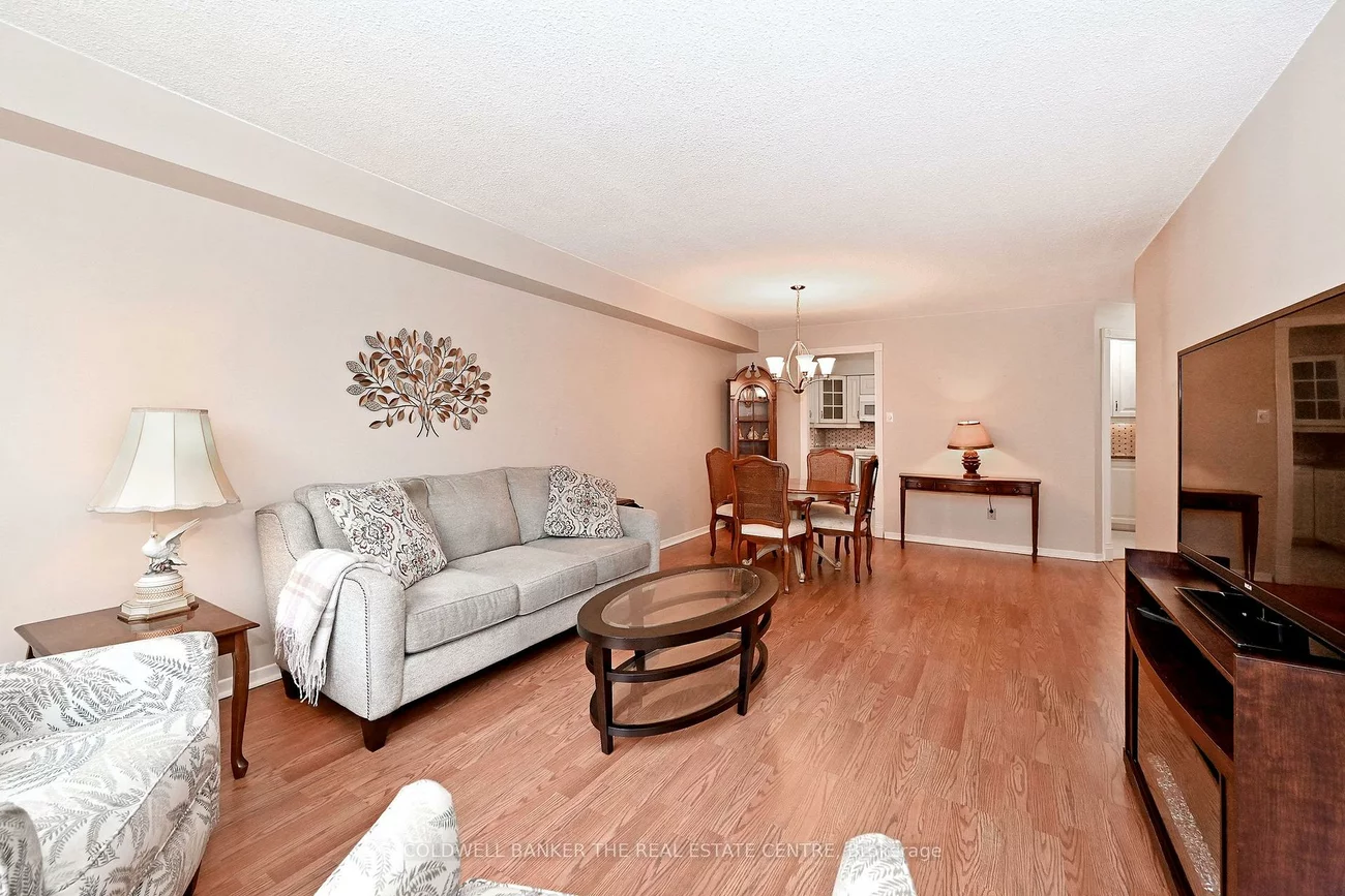 250, Davis, Central Newmarket, Newmarket